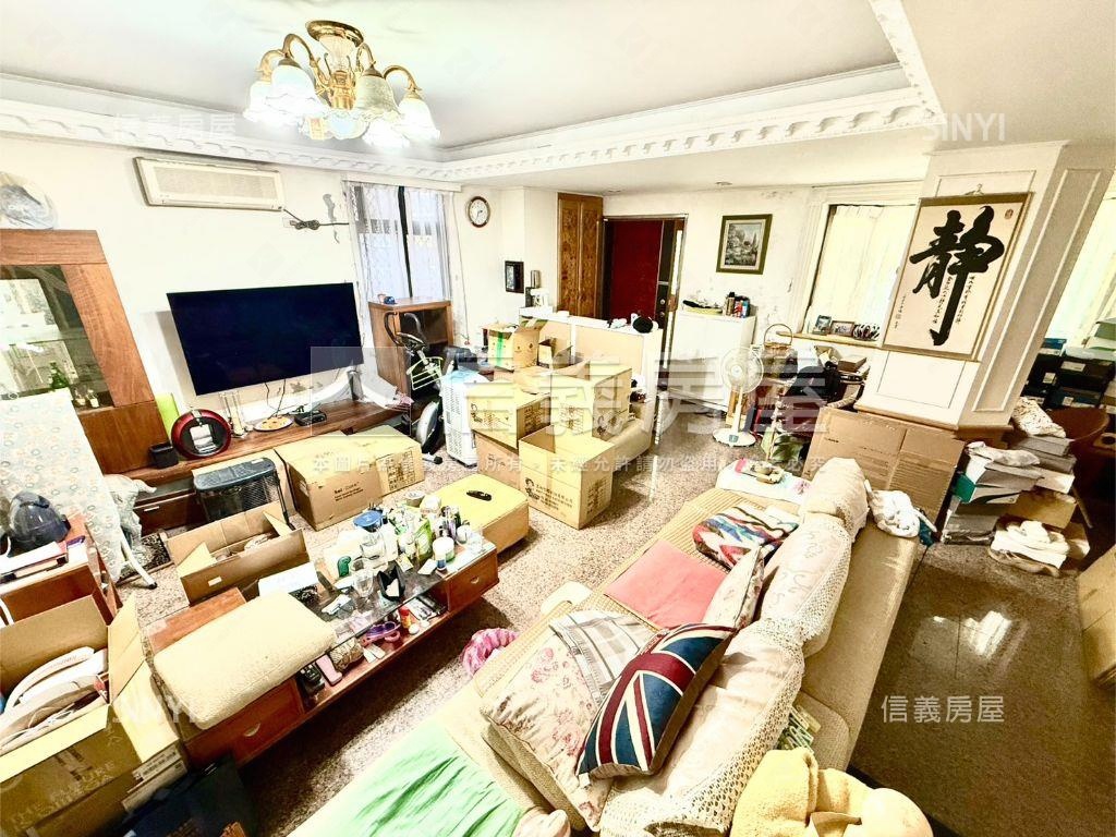 台北小城邊間獨棟透天房屋室內格局與周邊環境