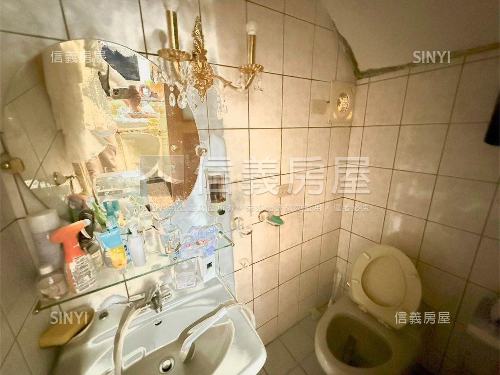 台北小城邊間獨棟透天房屋室內格局與周邊環境