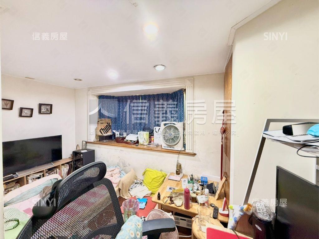 台北小城邊間獨棟透天房屋室內格局與周邊環境