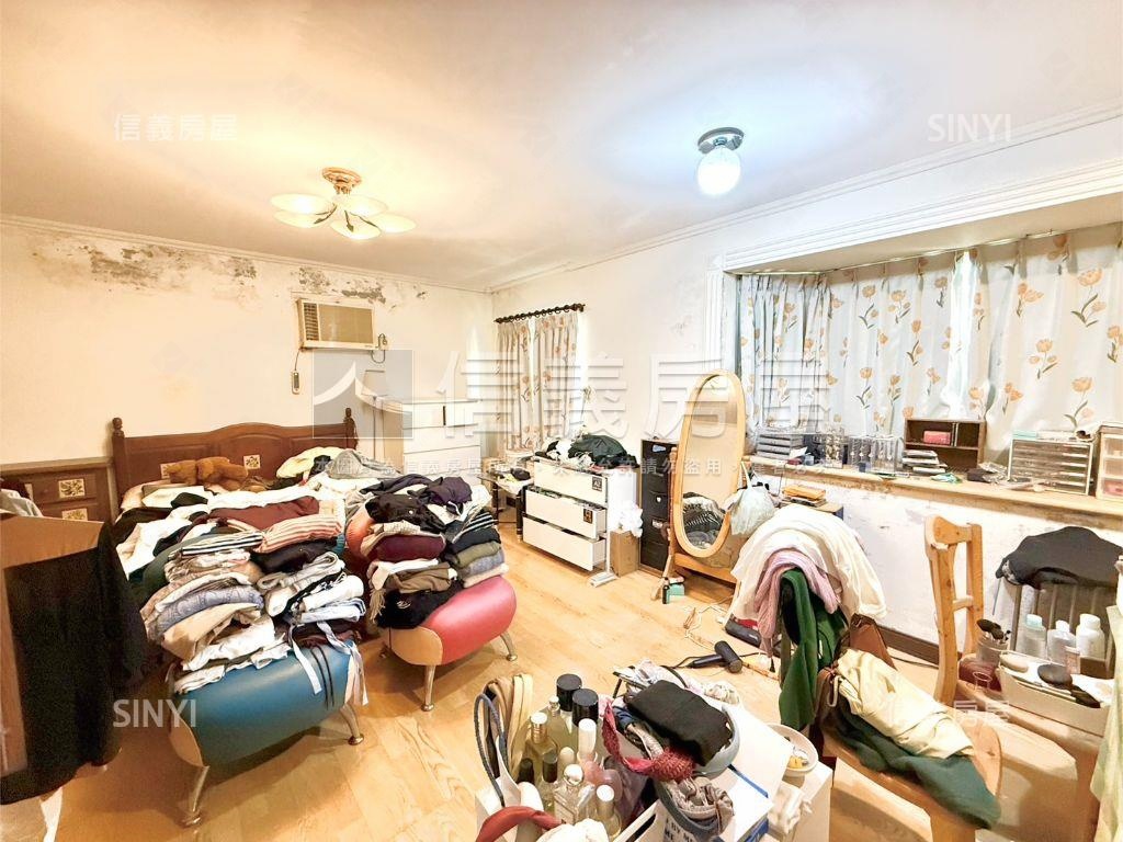 台北小城邊間獨棟透天房屋室內格局與周邊環境