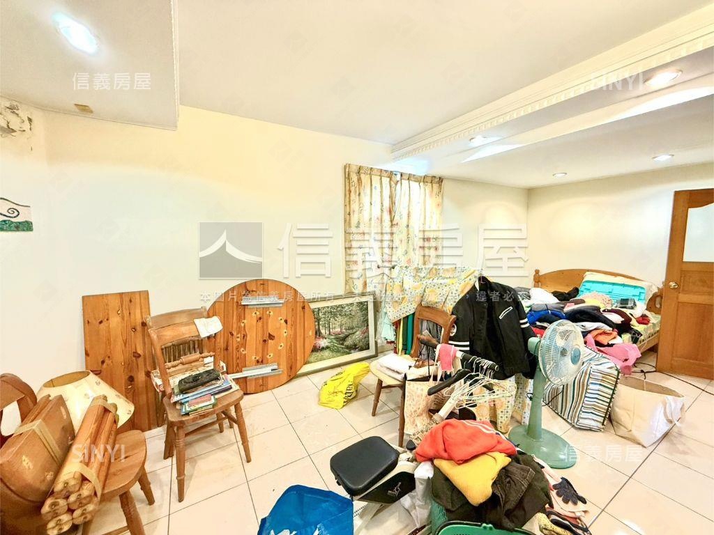 台北小城邊間獨棟透天房屋室內格局與周邊環境