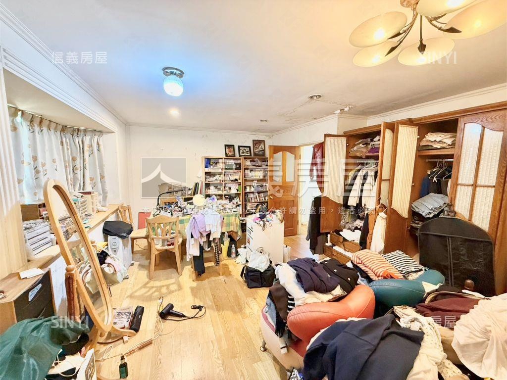 台北小城邊間獨棟透天房屋室內格局與周邊環境