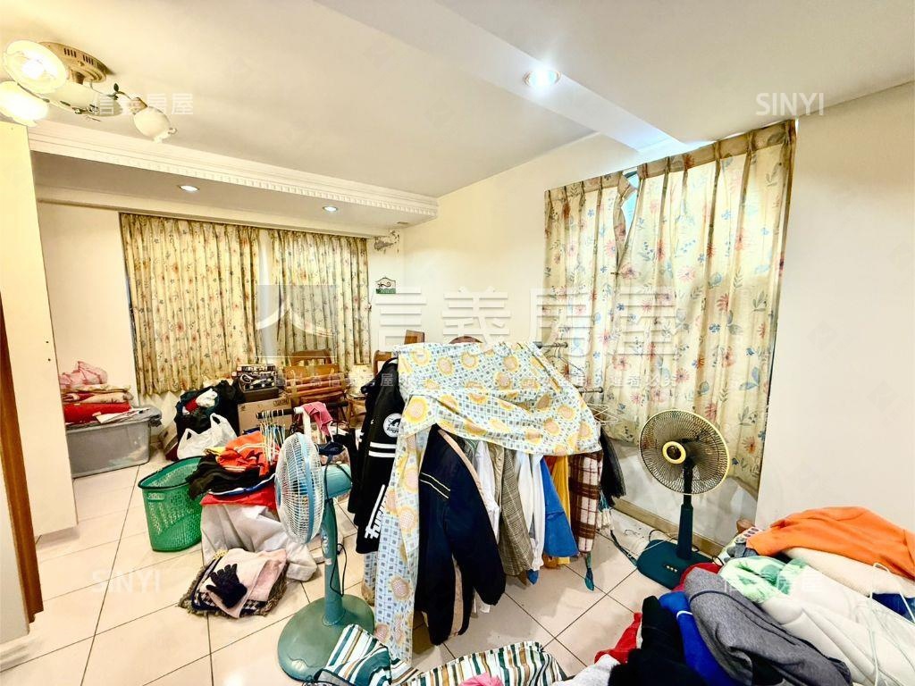 台北小城邊間獨棟透天房屋室內格局與周邊環境