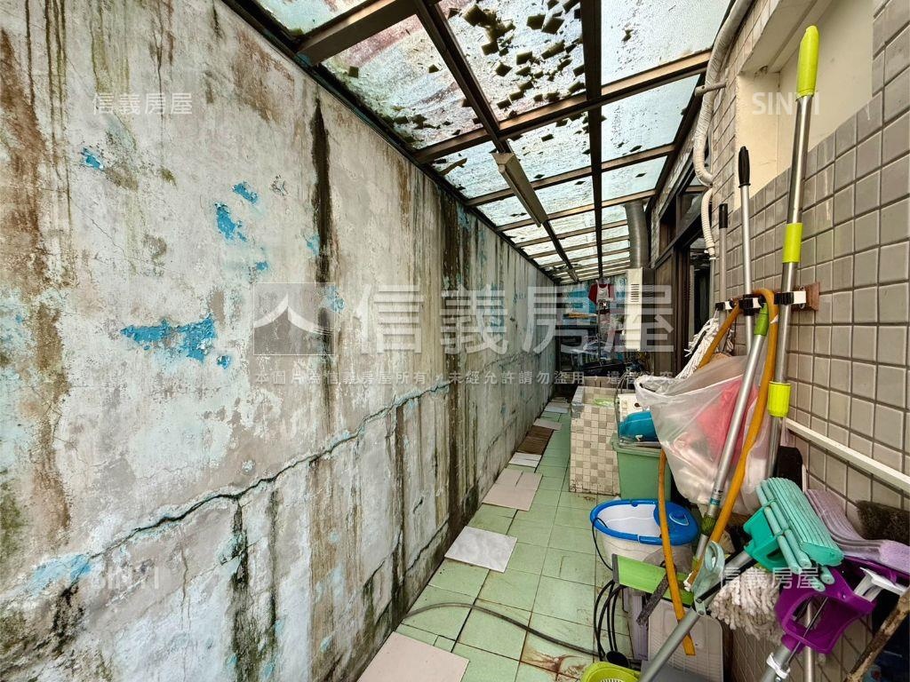 台北小城邊間獨棟透天房屋室內格局與周邊環境