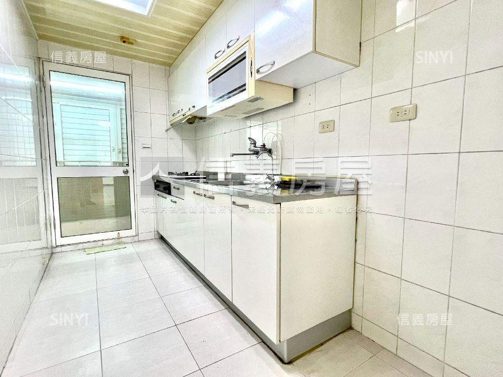 府都光芒照耀有平車房屋室內格局與周邊環境