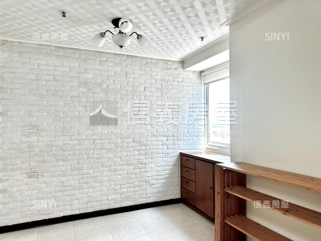 府都光芒照耀有平車房屋室內格局與周邊環境