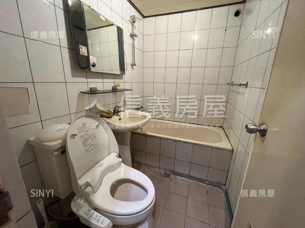 健行商區熱鬧大空間房屋室內格局與周邊環境