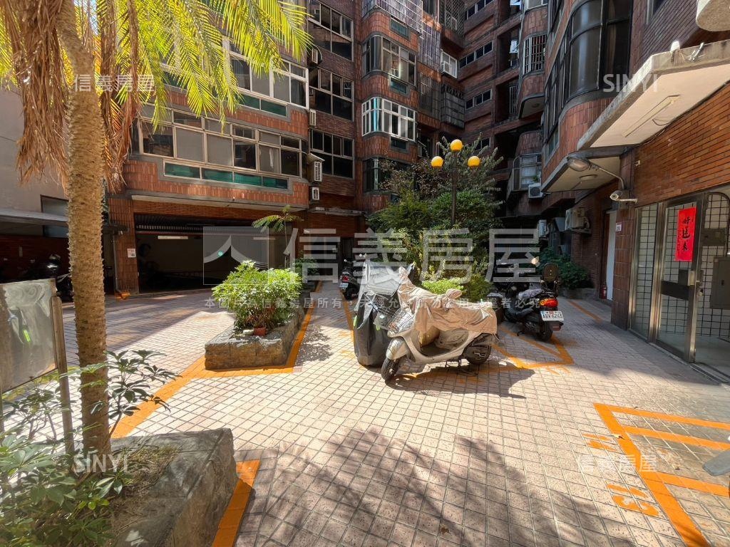 健行商區熱鬧大空間房屋室內格局與周邊環境