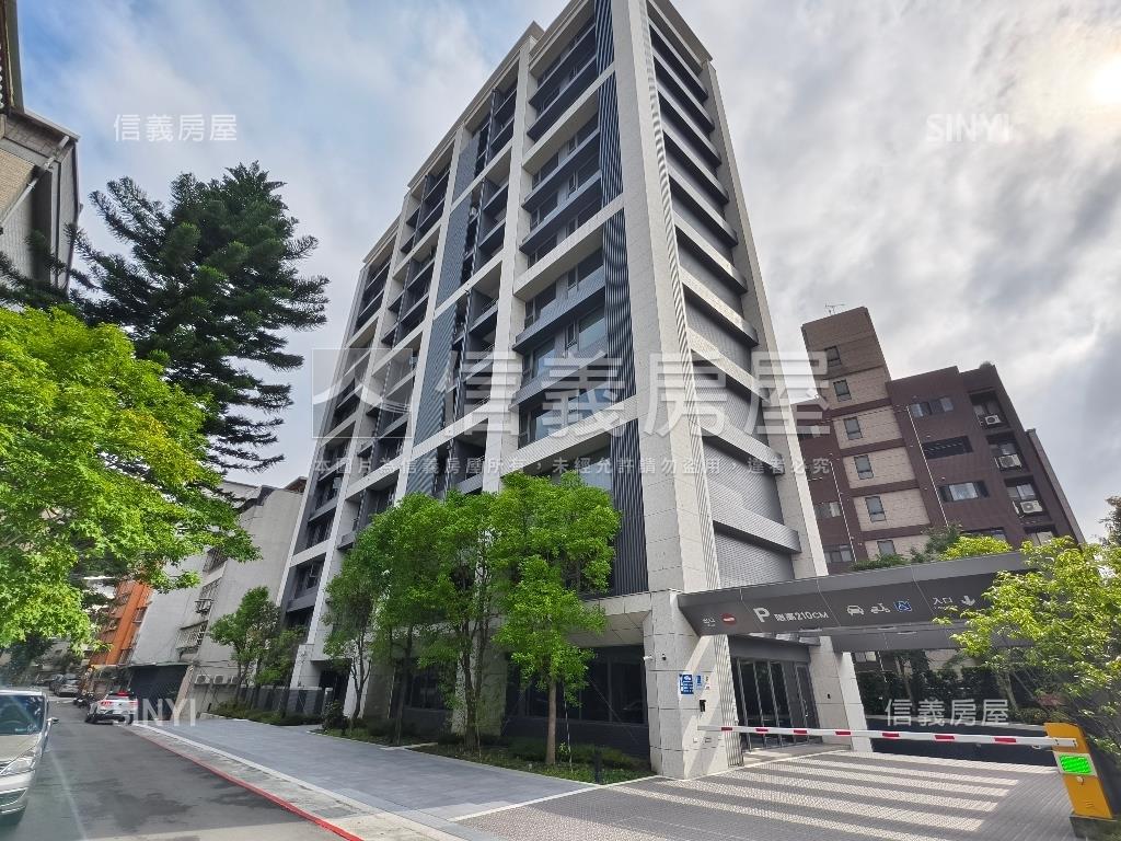 奇岩高樓美景附坡平車位房屋室內格局與周邊環境