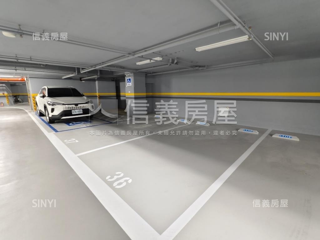 奇岩高樓美景附坡平車位房屋室內格局與周邊環境
