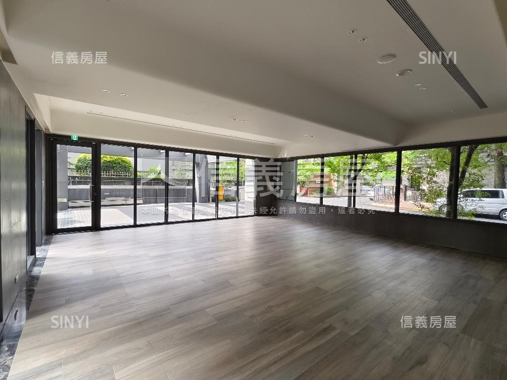 奇岩高樓美景附坡平車位房屋室內格局與周邊環境