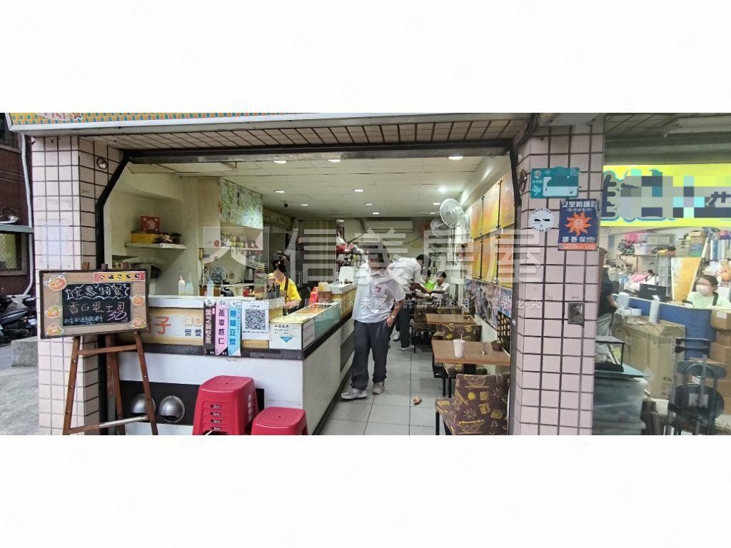 統領中正一樓金店面房屋室內格局與周邊環境