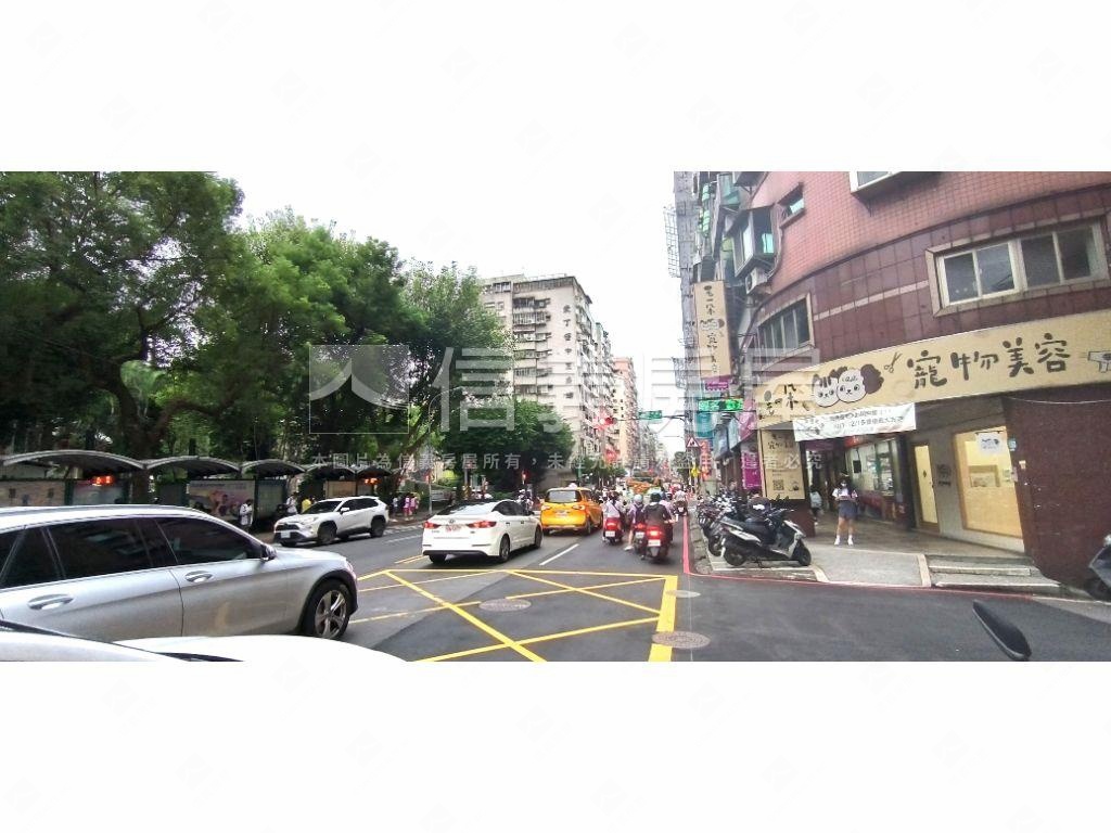 統領中正一樓金店面房屋室內格局與周邊環境