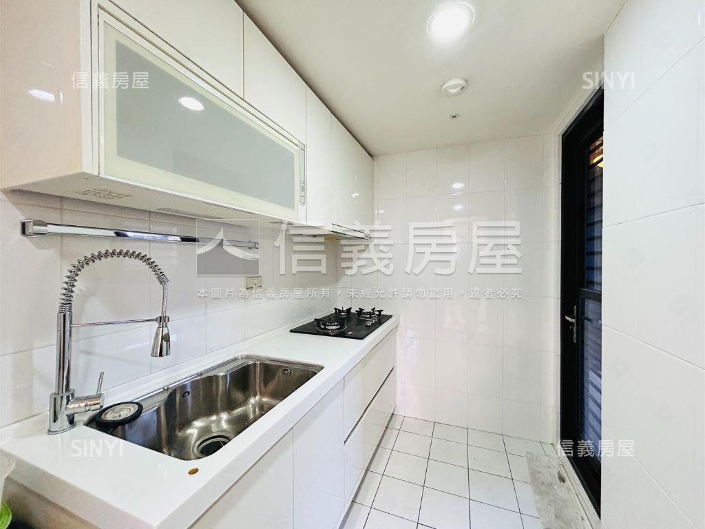 丰悅夏宮綻光三房露台飛揚房屋室內格局與周邊環境