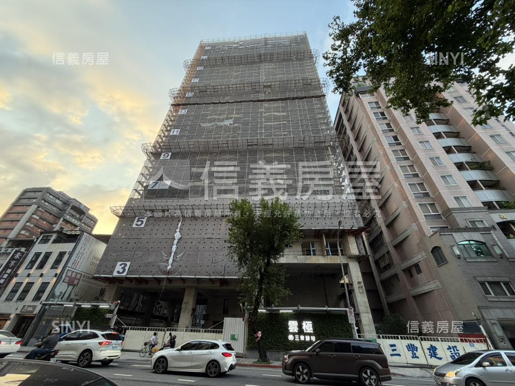 次高樓層朝東２３樓三房房屋室內格局與周邊環境