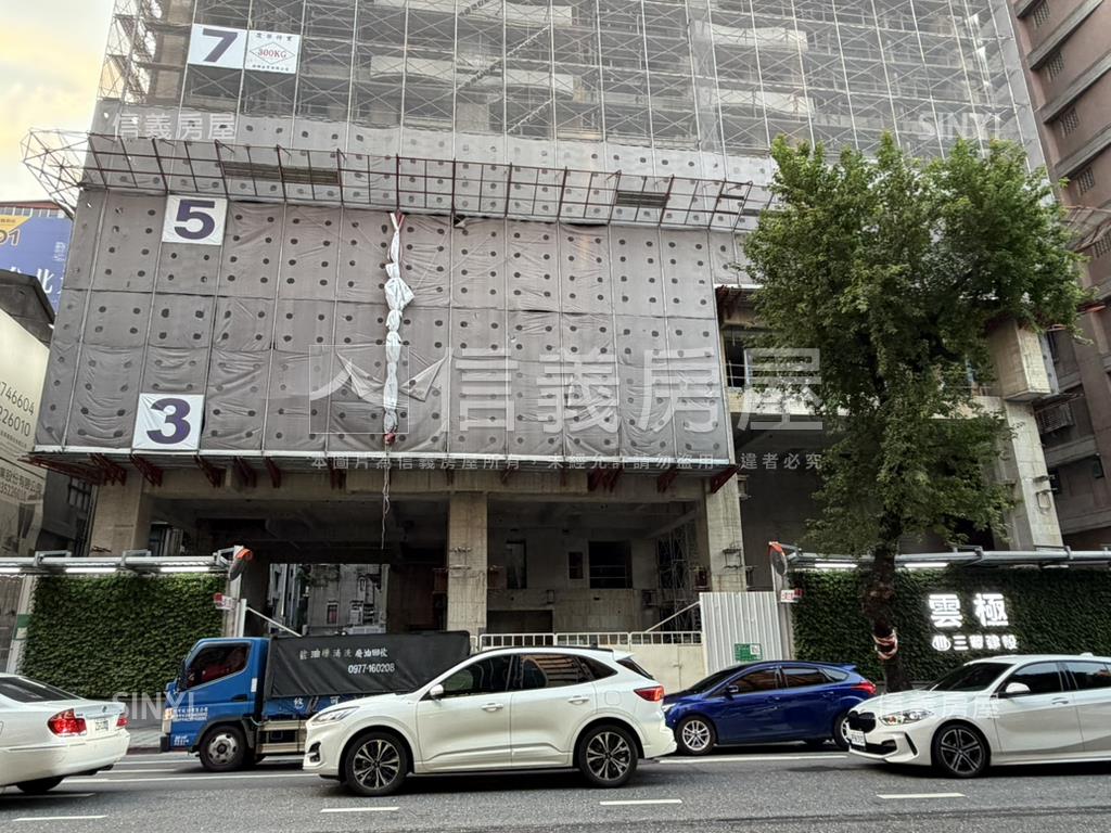 次高樓層朝東２３樓三房房屋室內格局與周邊環境