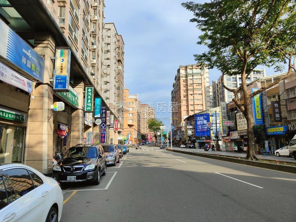正松竹路朝南店面稀有釋出房屋室內格局與周邊環境