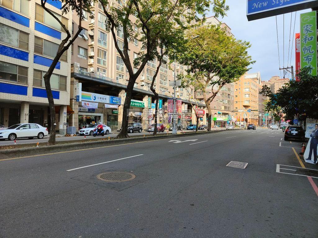 正松竹路朝南店面稀有釋出房屋室內格局與周邊環境