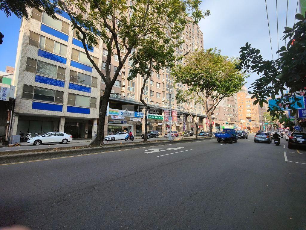 正松竹路朝南店面稀有釋出房屋室內格局與周邊環境