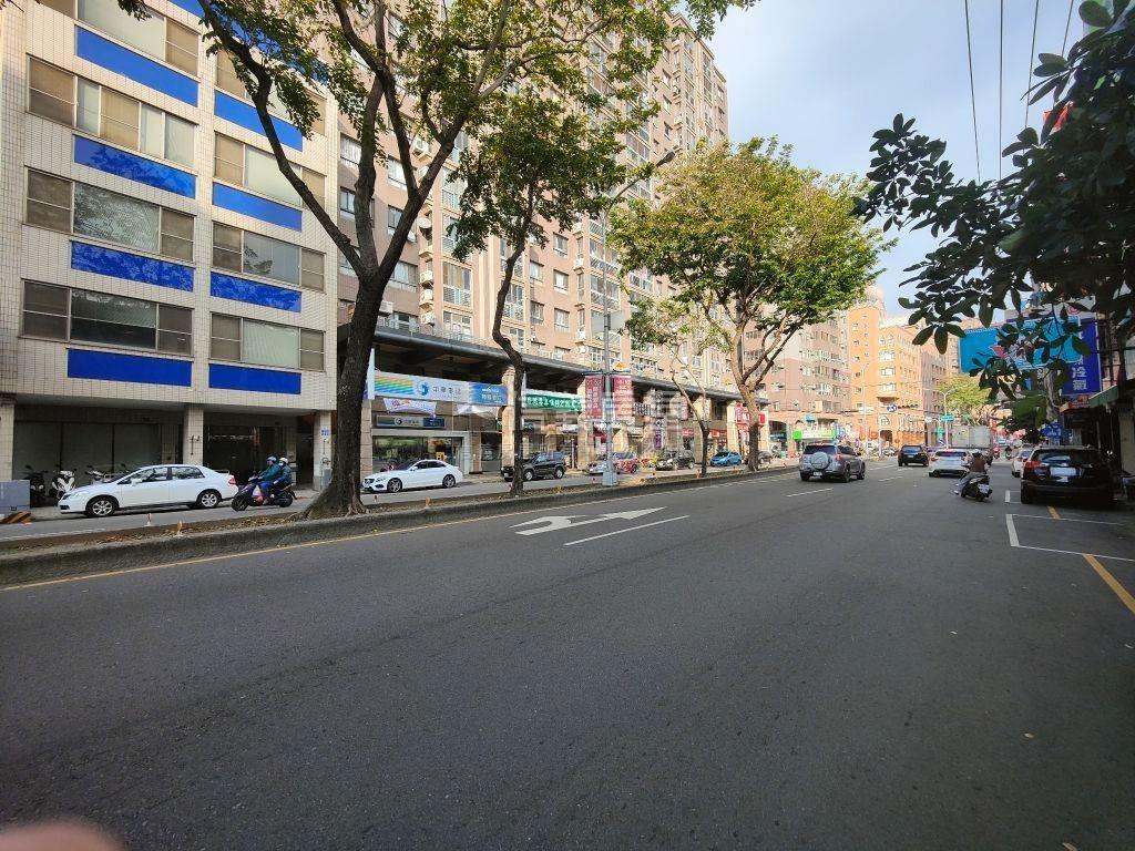 正松竹路朝南店面稀有釋出房屋室內格局與周邊環境
