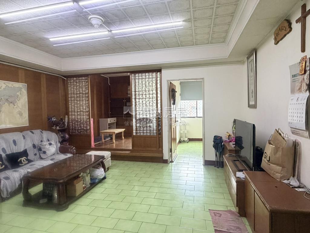 近１８甲重劃區公寓房屋室內格局與周邊環境