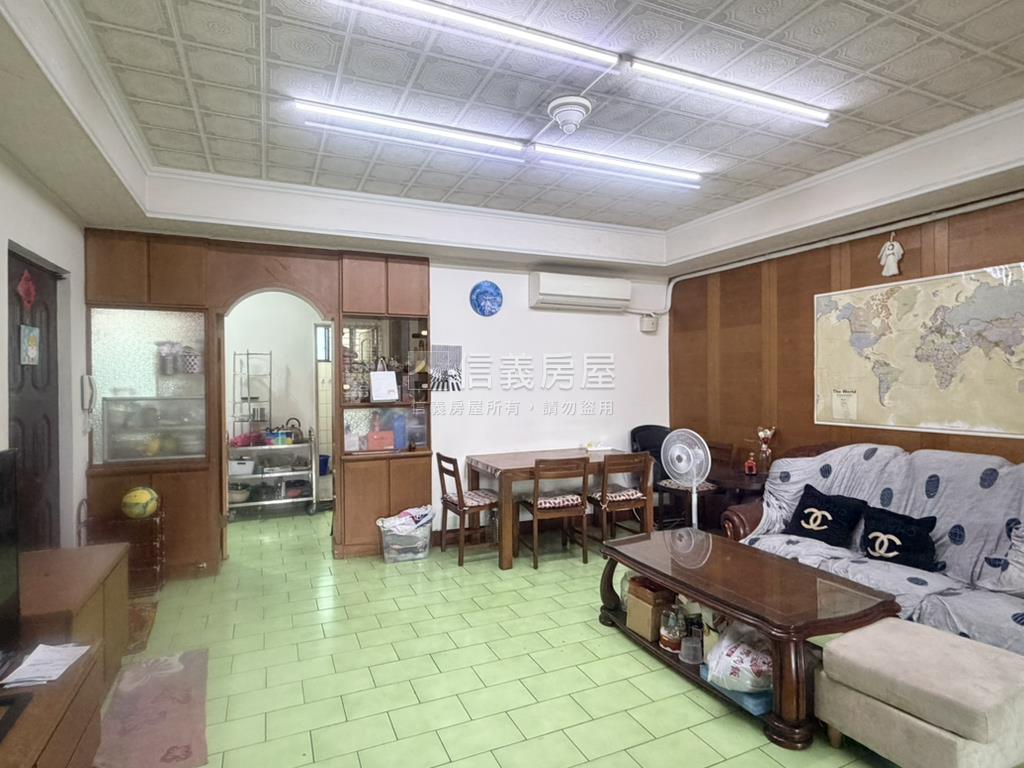 近１８甲重劃區公寓房屋室內格局與周邊環境