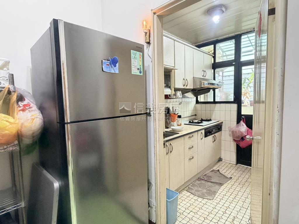 近１８甲重劃區公寓房屋室內格局與周邊環境