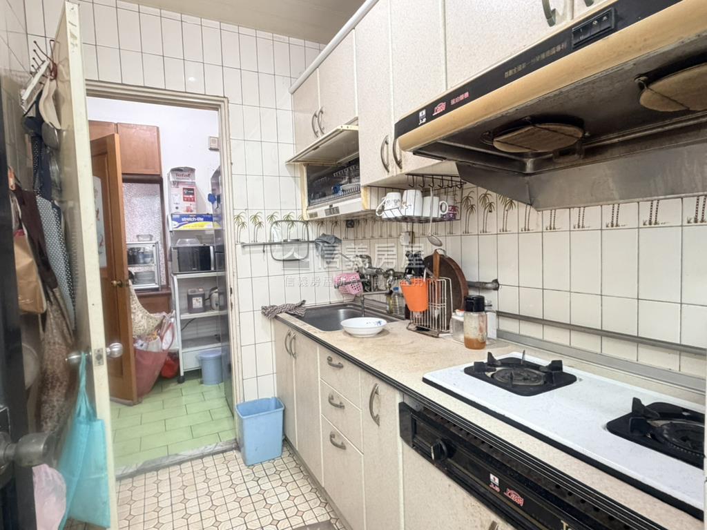 近１８甲重劃區公寓房屋室內格局與周邊環境