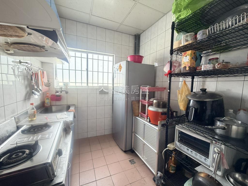 近１８甲重劃區公寓房屋室內格局與周邊環境