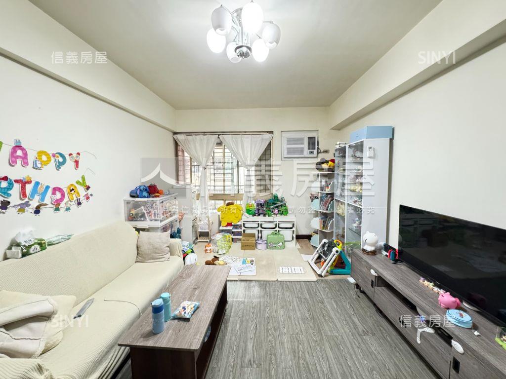 忠孝東路電梯稀有三房房屋室內格局與周邊環境