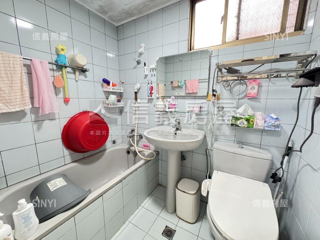 忠孝東路電梯稀有三房房屋室內格局與周邊環境