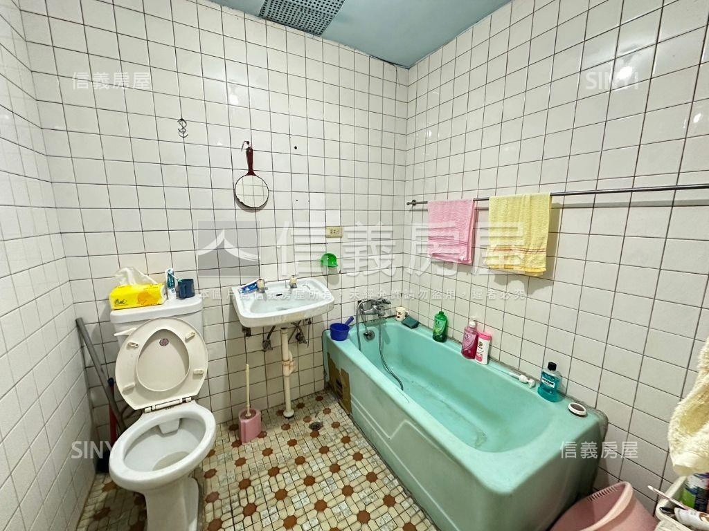 低總價方正前後陽台房屋室內格局與周邊環境