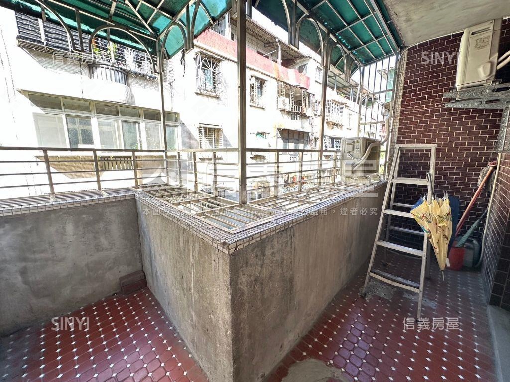低總價方正前後陽台房屋室內格局與周邊環境