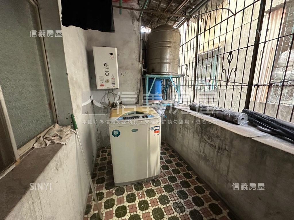 低總價方正前後陽台房屋室內格局與周邊環境