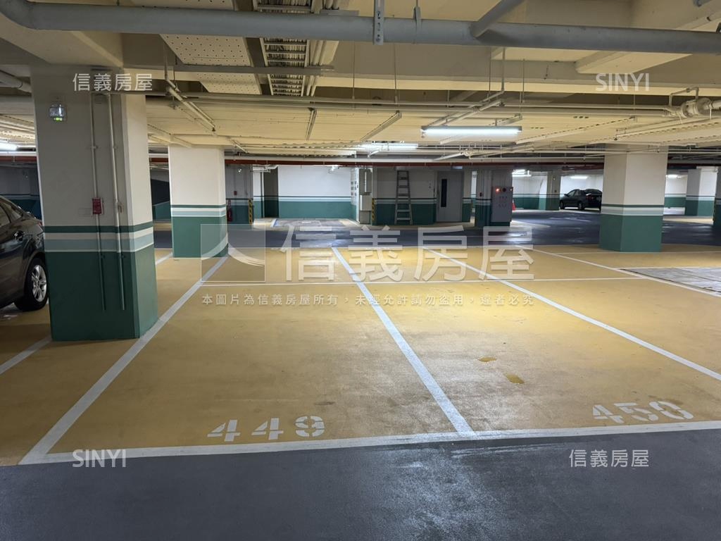 星都滙４房雙車位中高樓層房屋室內格局與周邊環境