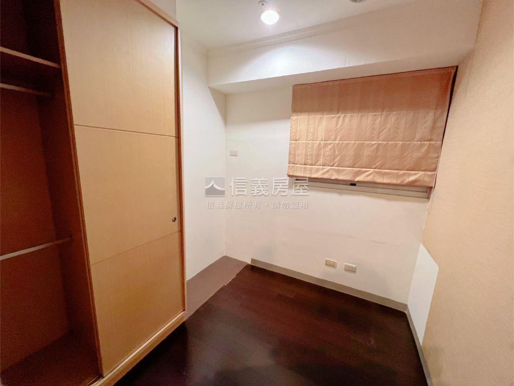左營高鐵高樓採光兩房房屋室內格局與周邊環境