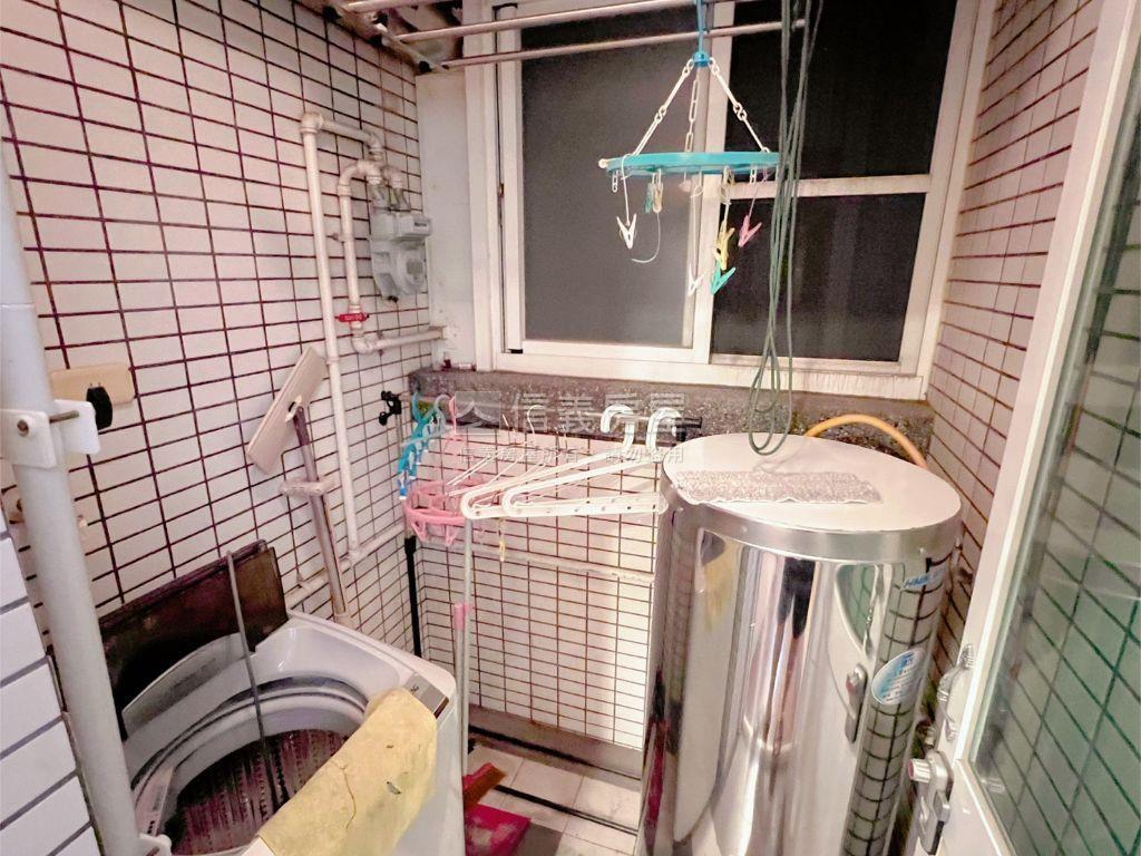 左營高鐵高樓採光兩房房屋室內格局與周邊環境