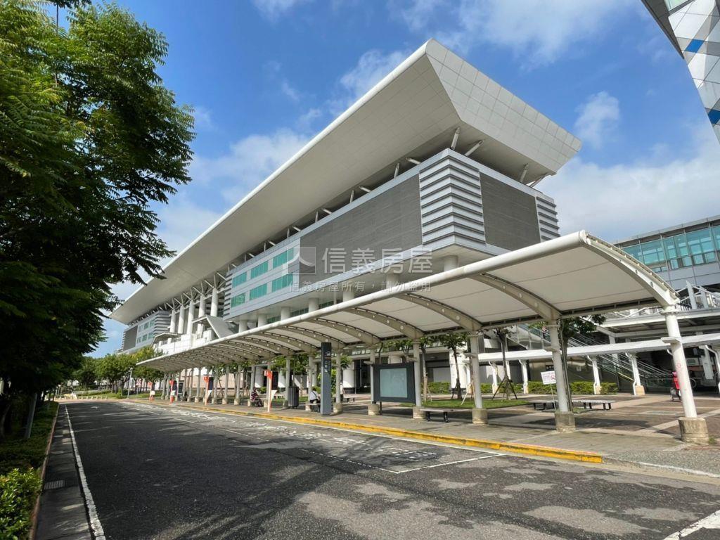 左營高鐵高樓採光兩房房屋室內格局與周邊環境