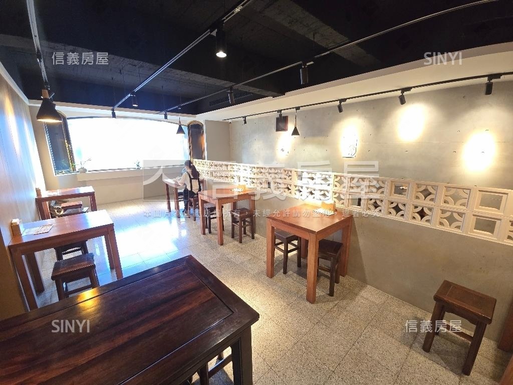 ㊖公益路市民廣場店面透天房屋室內格局與周邊環境