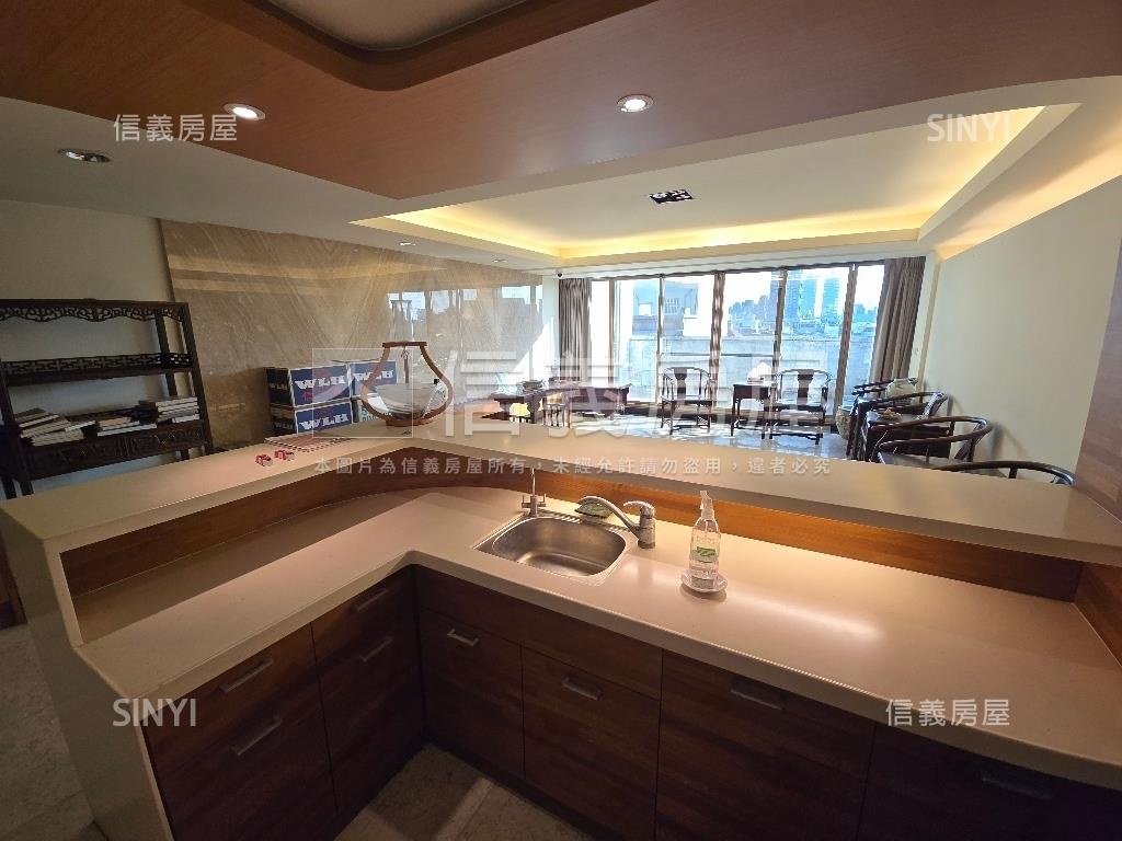 ㊖公益路市民廣場店面透天房屋室內格局與周邊環境