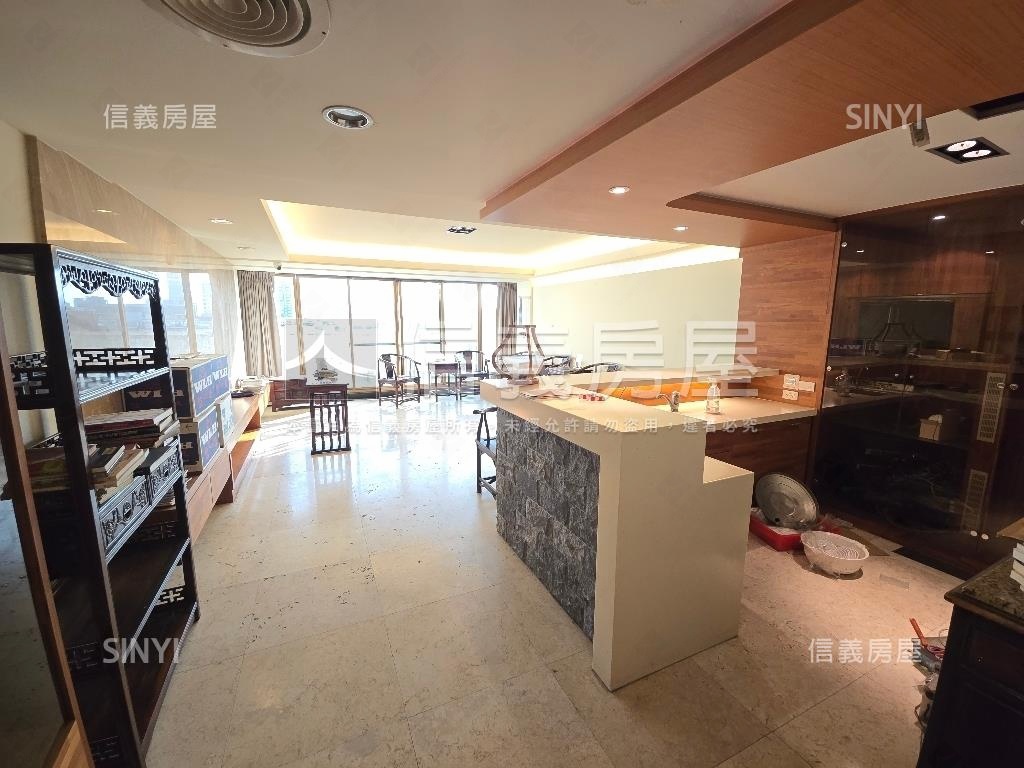 ㊖公益路市民廣場店面透天房屋室內格局與周邊環境