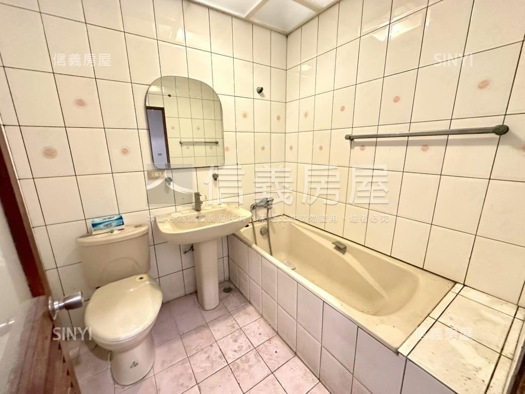 稀有釋出★中興庭院別墅房屋室內格局與周邊環境