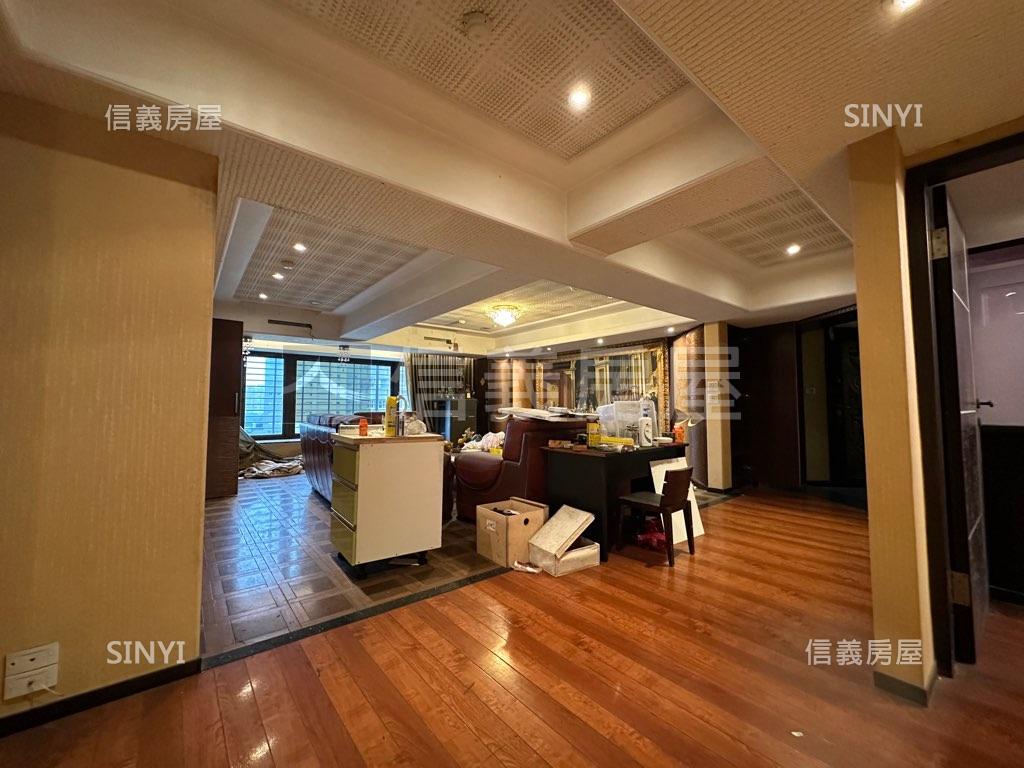 重慶北路高樓採光１房屋室內格局與周邊環境