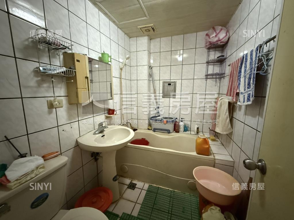 台北新都稀有透天房屋室內格局與周邊環境