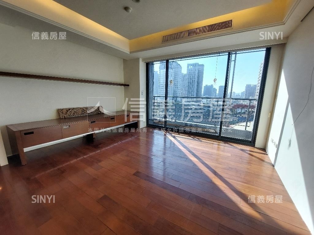 五期．寶輝首璽雙平面車位房屋室內格局與周邊環境