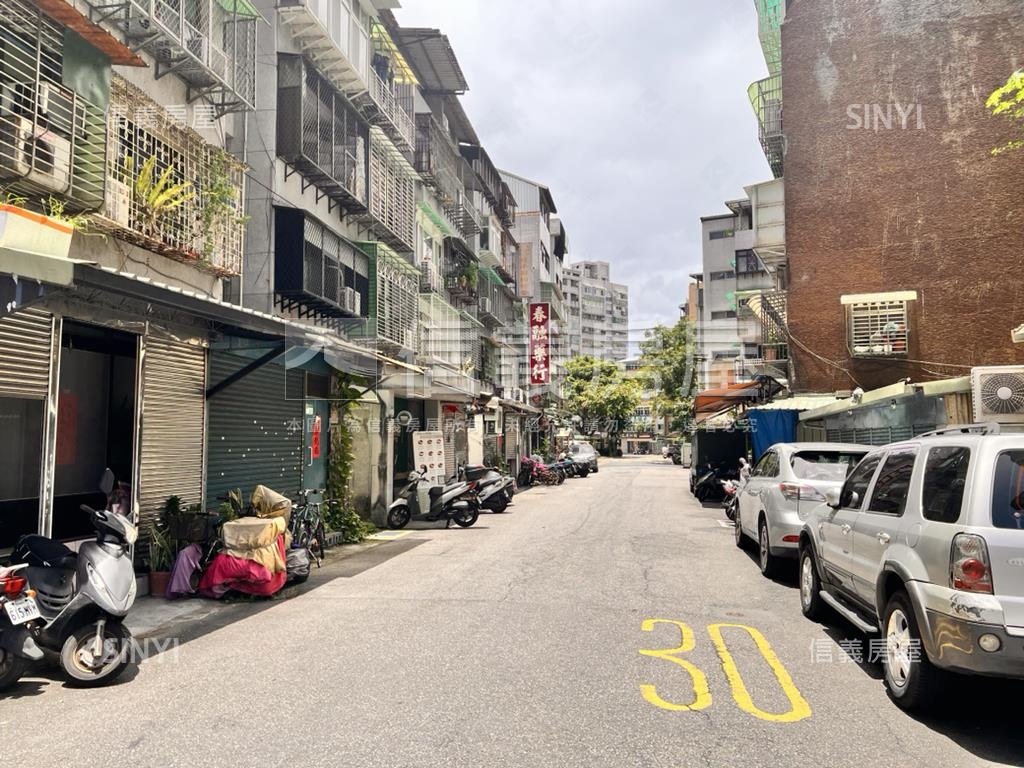 六張犁低總美妝２＋１房房屋室內格局與周邊環境