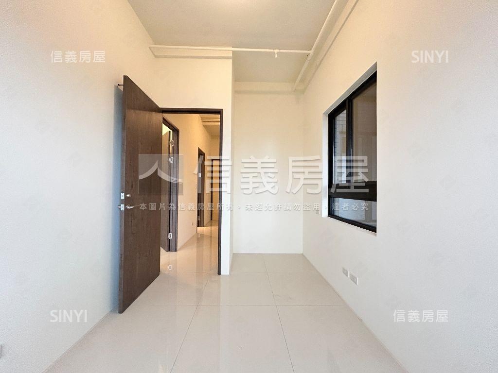 新美齊三房車位次高樓房屋室內格局與周邊環境