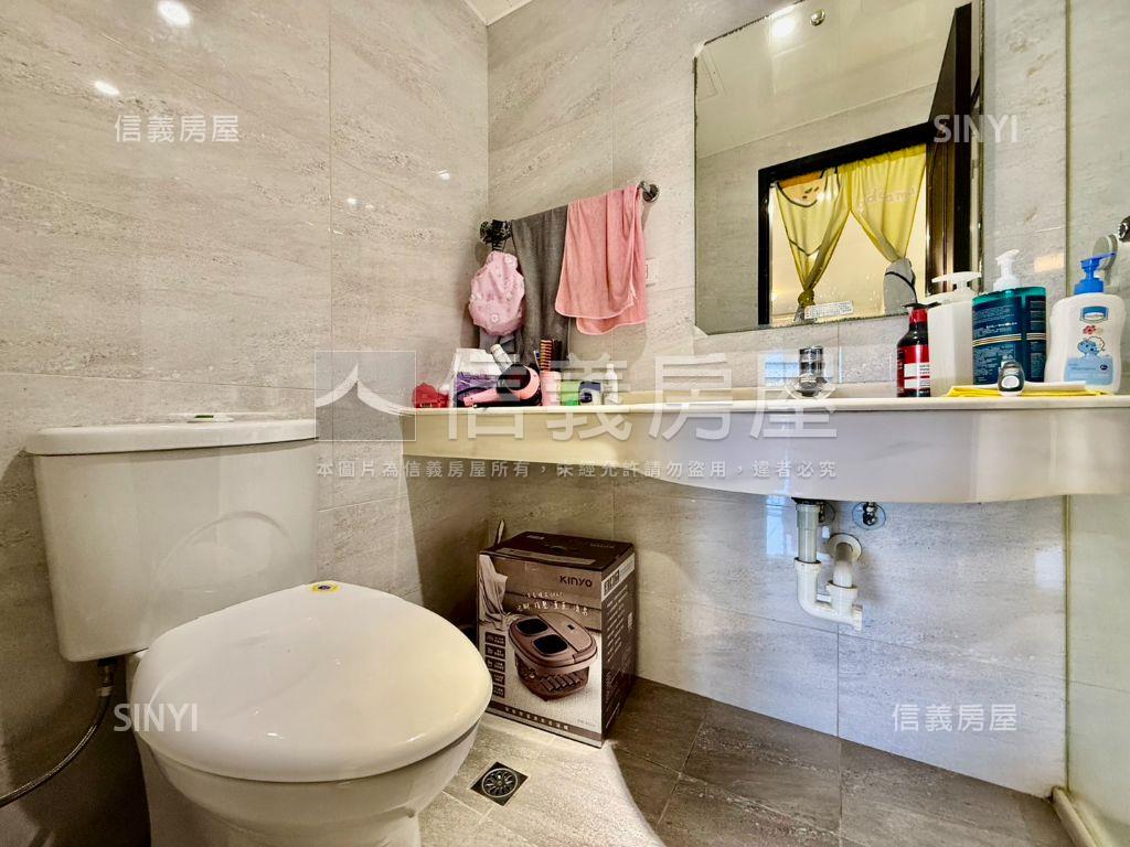 輕時代‧輕軌‧三房車位房屋室內格局與周邊環境