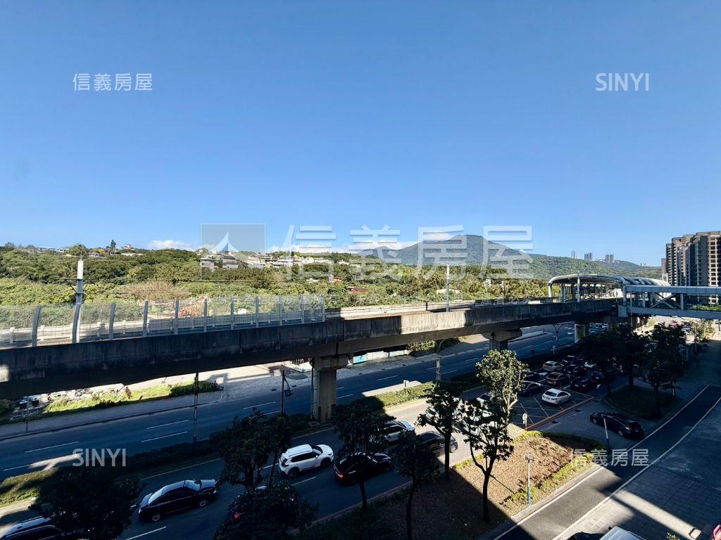 輕時代‧輕軌‧三房車位房屋室內格局與周邊環境