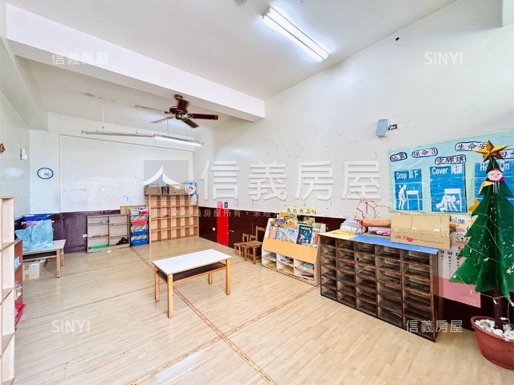 稀有面寬大地坪角間金透店房屋室內格局與周邊環境
